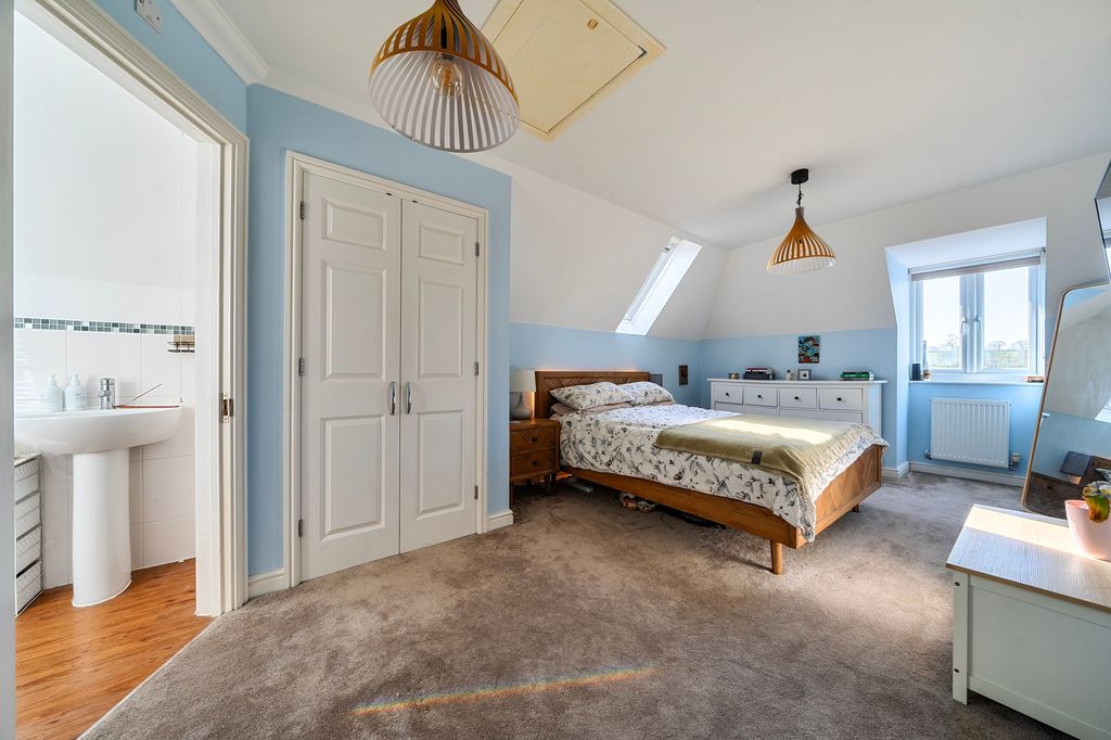 Property photo 2 of 11 Bedroom One &amp; En-Suite