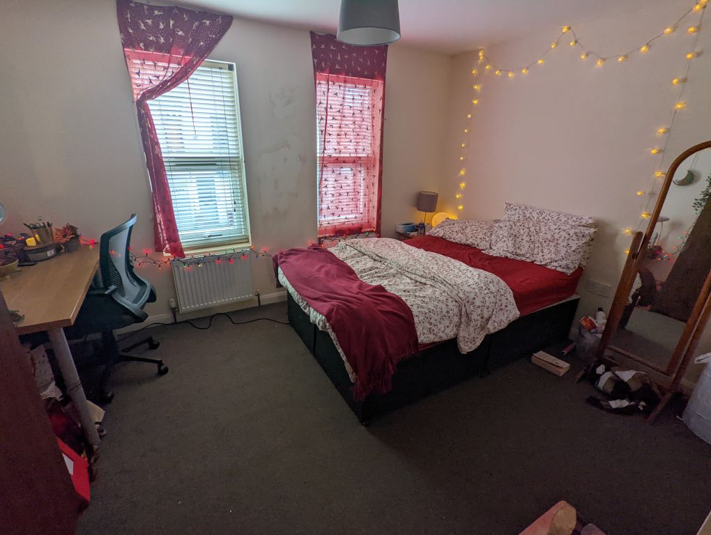 Property photo 2 of 18