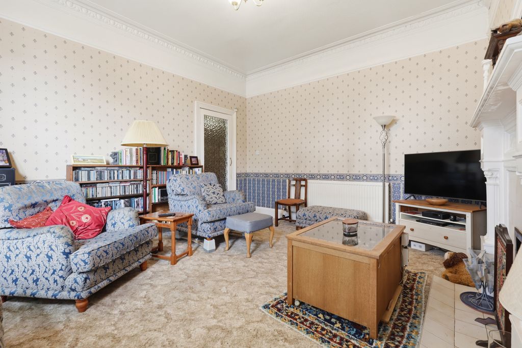 Property photo 3 of 39