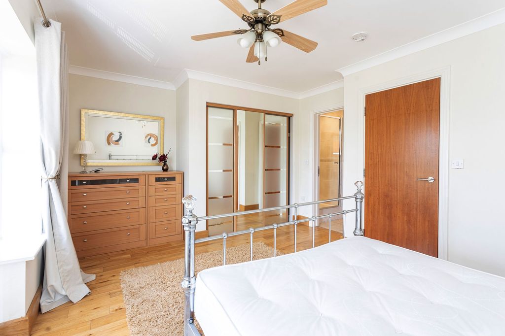 Additional image 8 of 3 bed maisonette for saleElizabeth Jennings Way, Oxford OX2