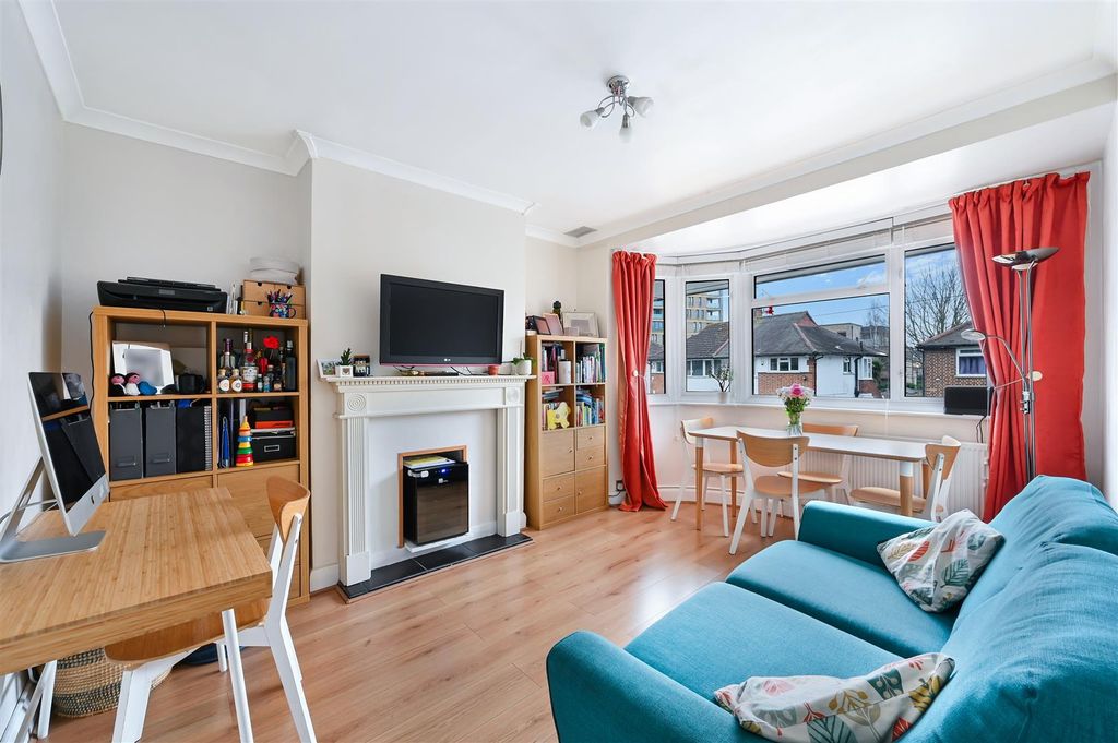 Property photo 3 of 11