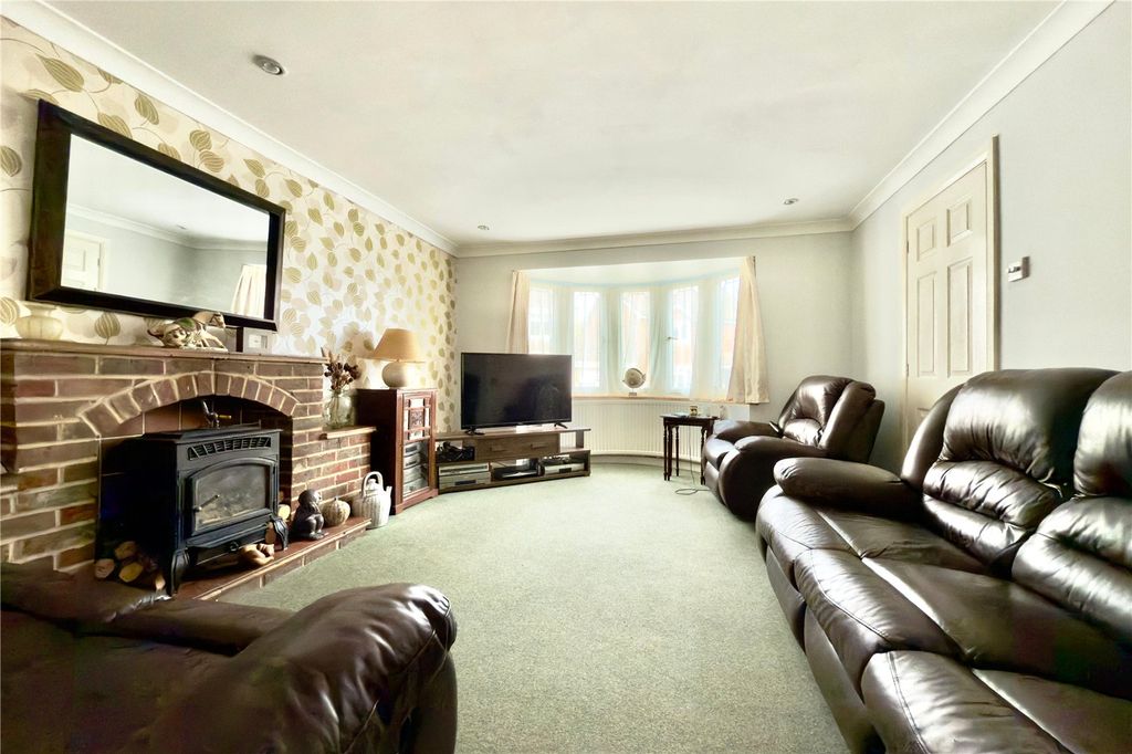 Property photo 2 of 28 Picture No. 05