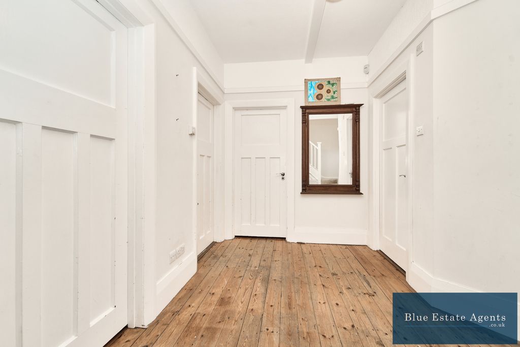 Property photo 3 of 49 Entrance