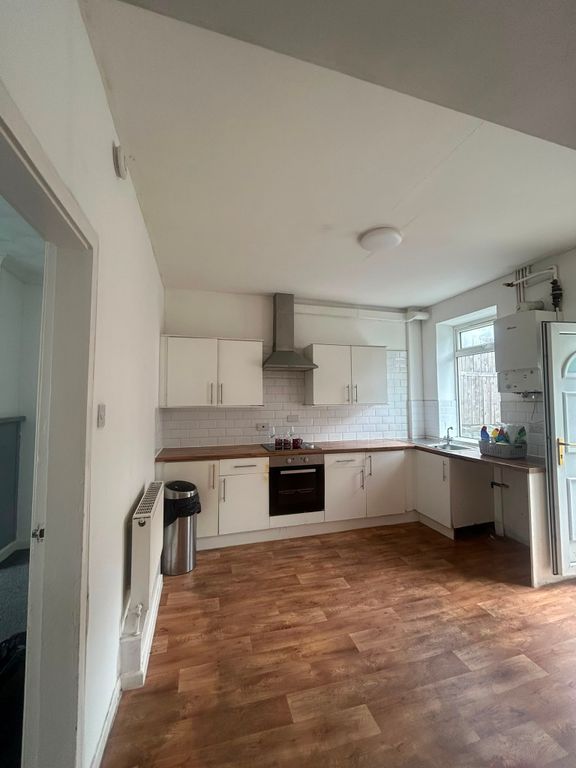Property photo 1 of 4