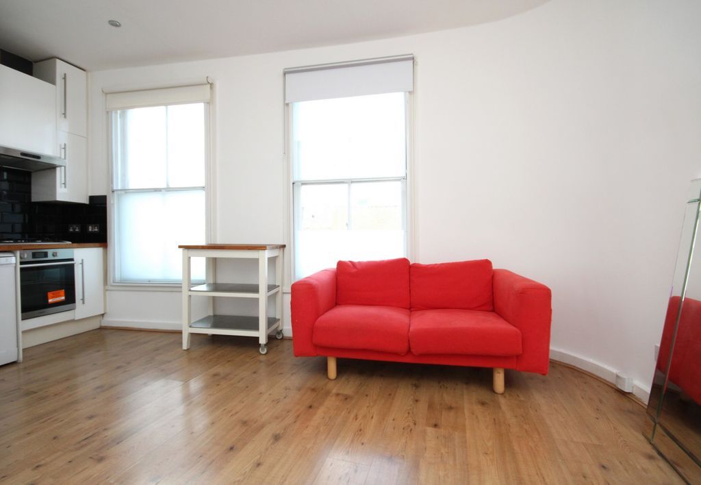 Property photo 2 of 8 Reception