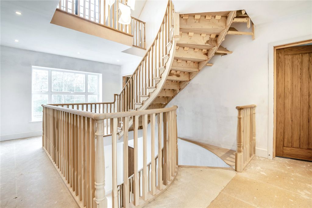 Property photo 3 of 15 Picture 3