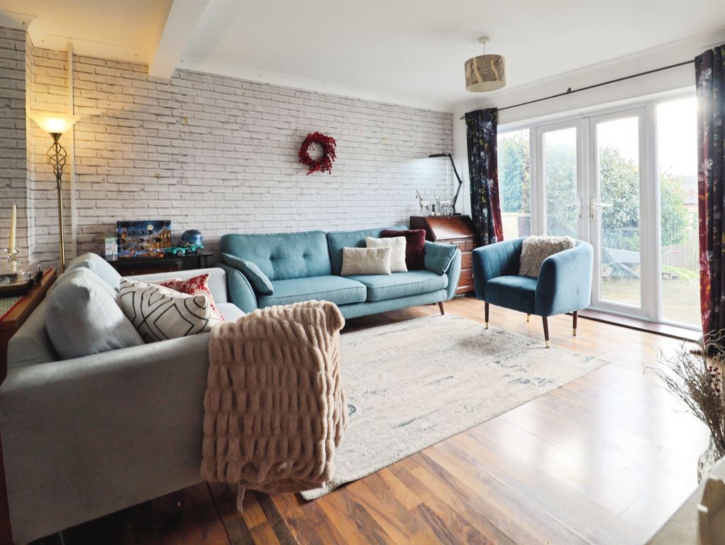 Property photo 2 of 17