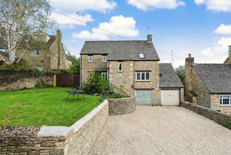 Property photo 1 of 9 326434