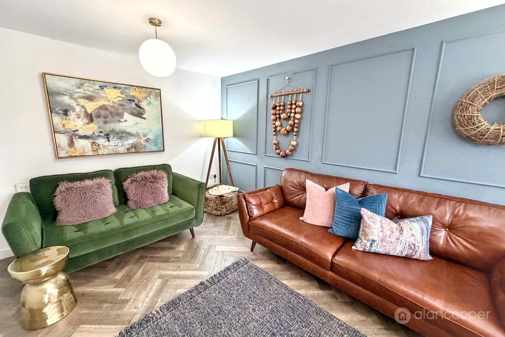 Property photo 3 of 27 4984936