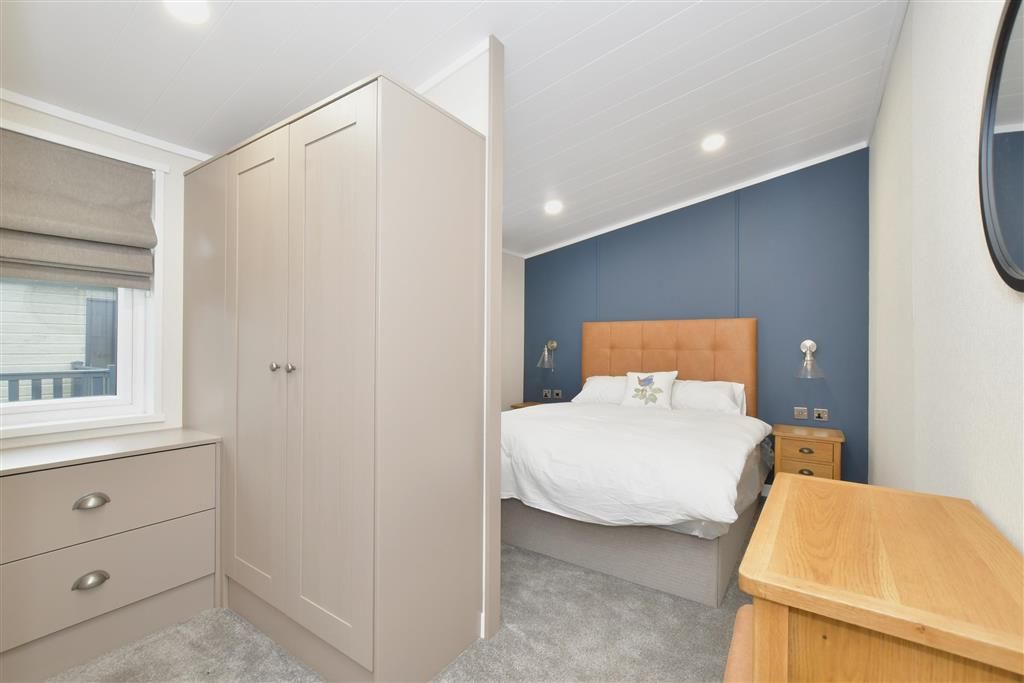 Property photo 1 of 7 Bedroom 1