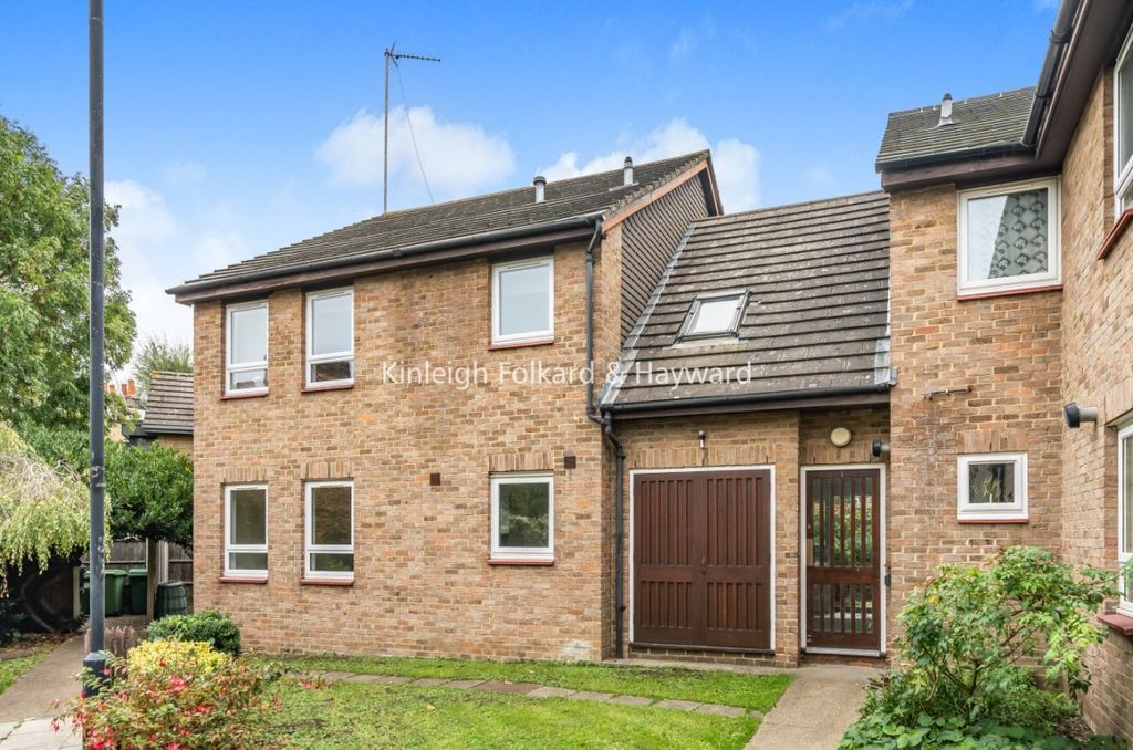 Property photo 3 of 15 Fbee7c0E-397c-4E70-B