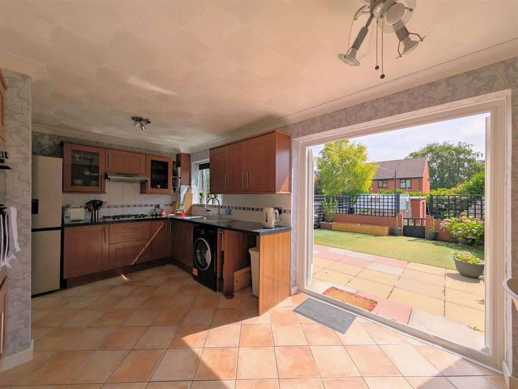 Property photo 3 of 16