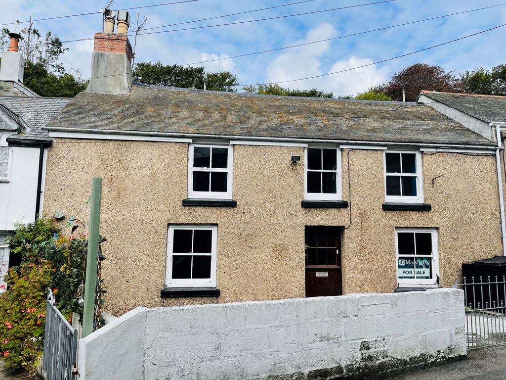 Property photo 1 of 9 3Â Bedroom Mid Terraced House For Sale