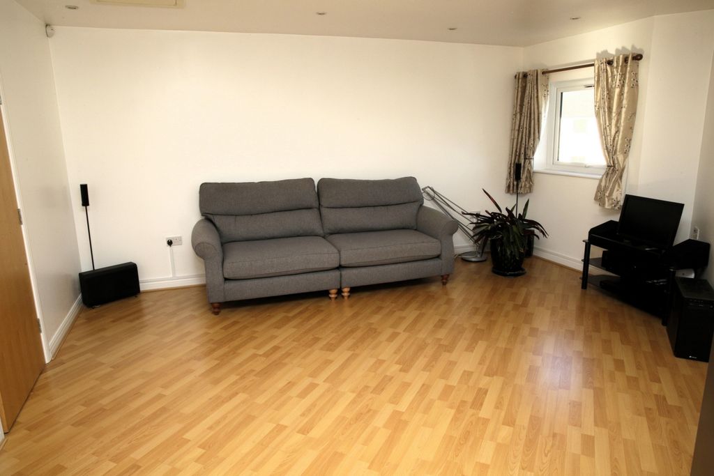 Property photo 2 of 7 Photo 7