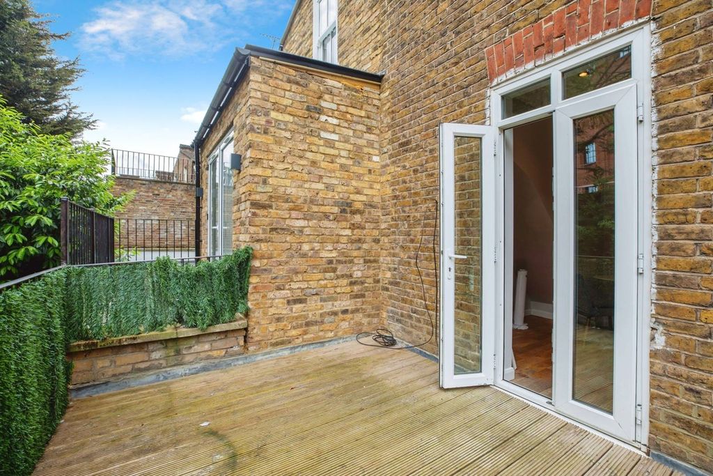 Property photo 1 of 22