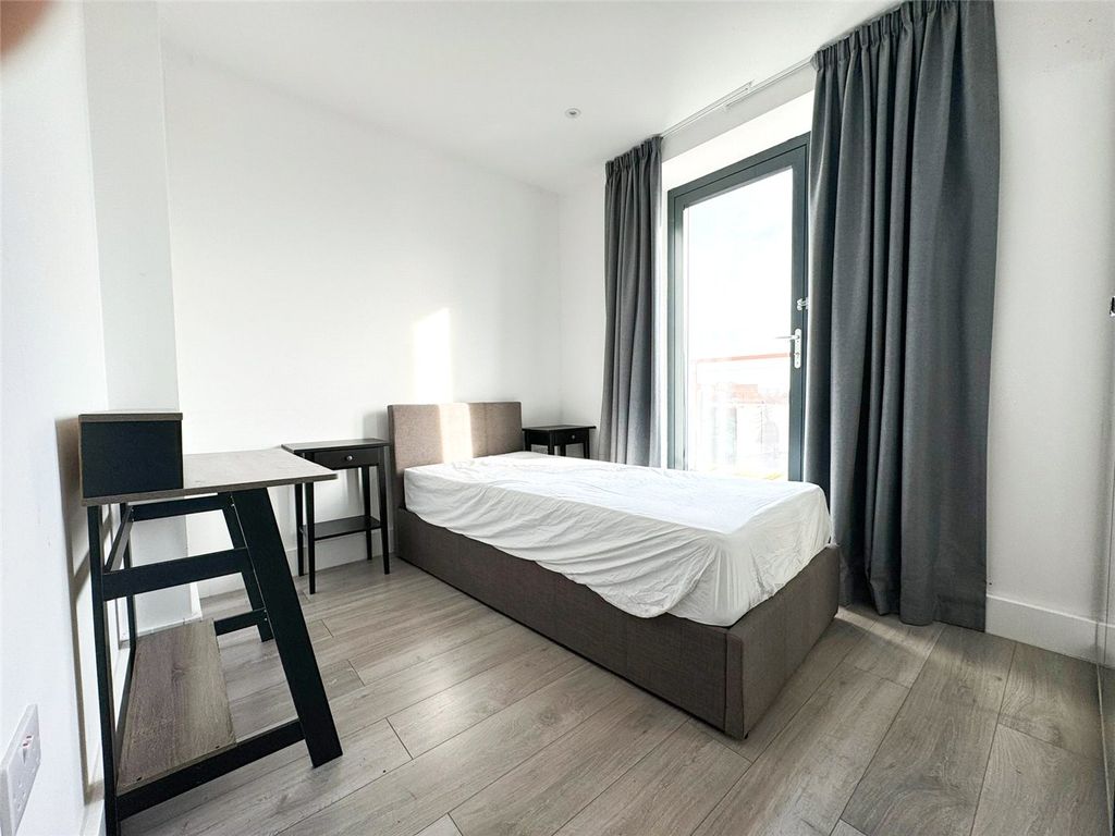 Property photo 1 of 6 Picture No. 12