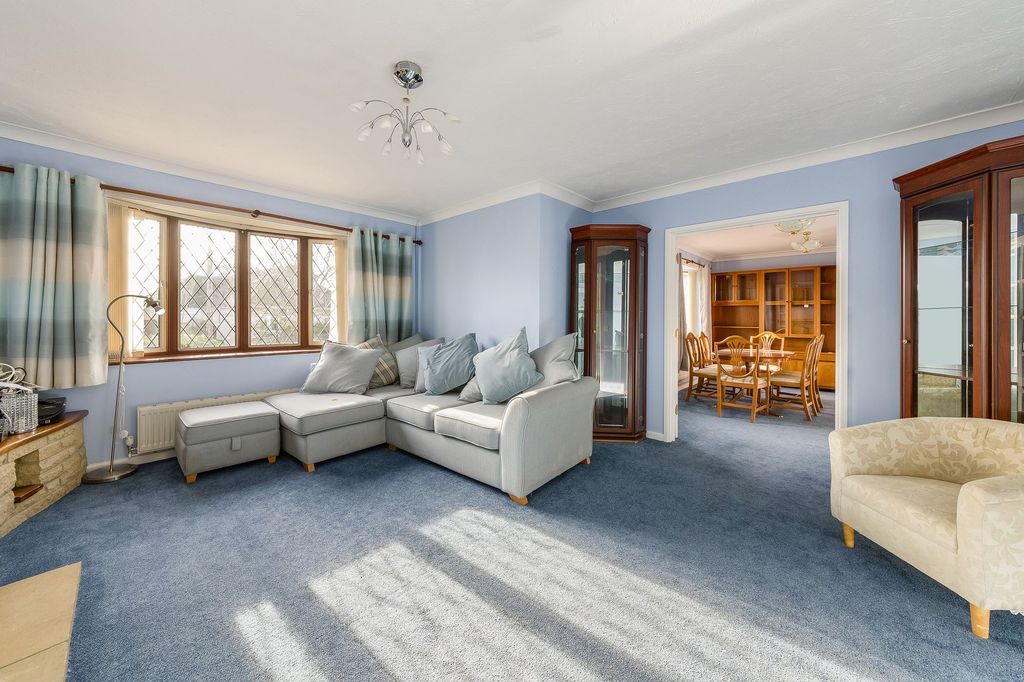 Property photo 3 of 18