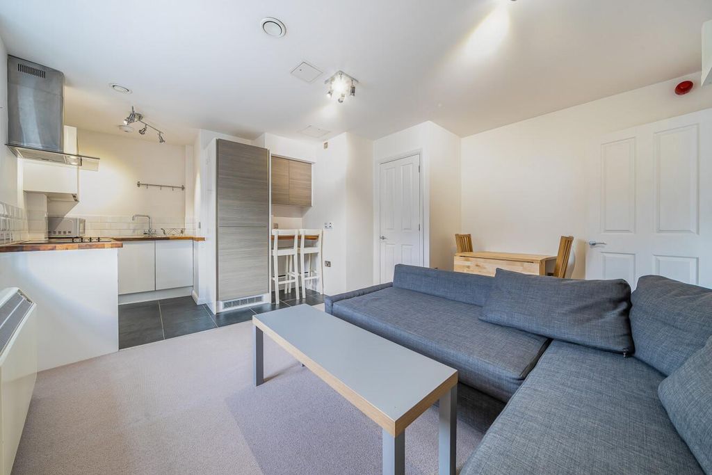 Property photo 3 of 7 Picture 3