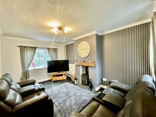 Property photo 3 of 21 Lounge