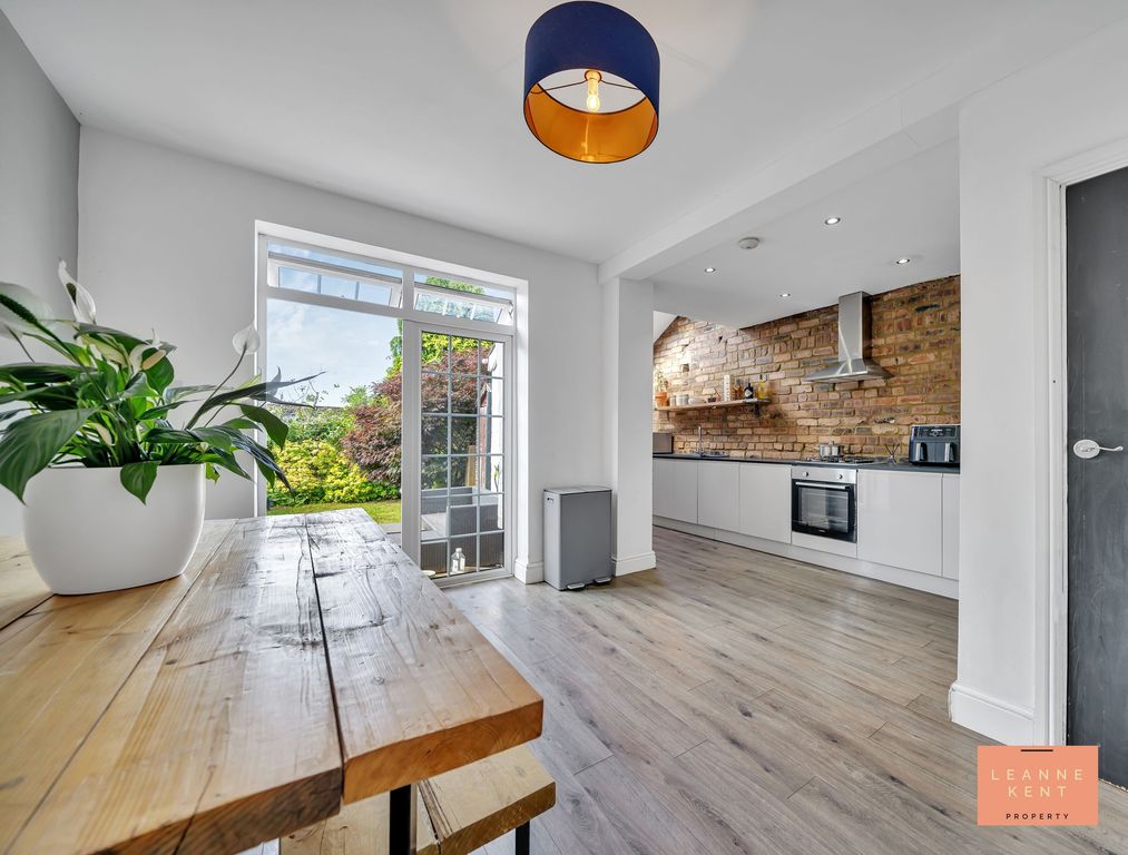 Property photo 2 of 30