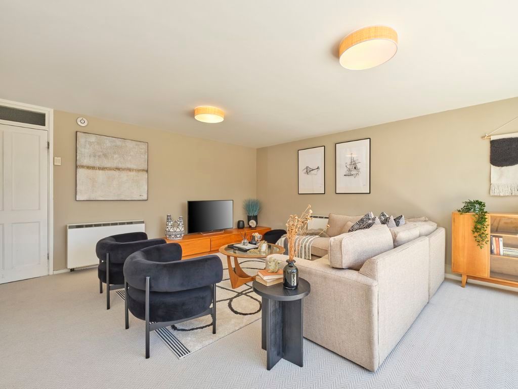 Property photo 3 of 10 Sitting Room
