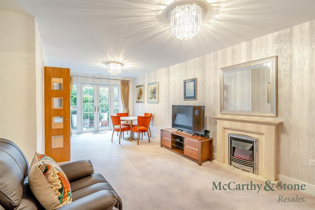 Property photo 2 of 23 8708392-Interior11.Jpg