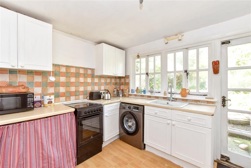 Property photo 1 of 9 Kitchen