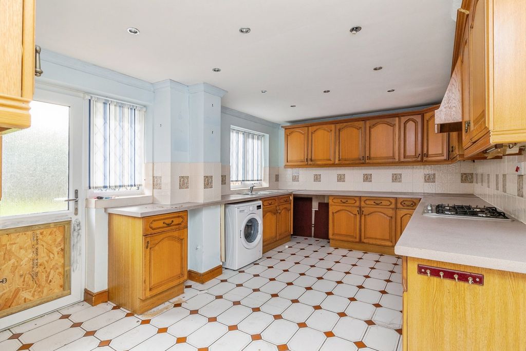 Property photo 3 of 21 Pbox-Img.Jpg