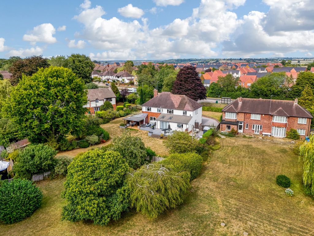Property photo 2 of 38