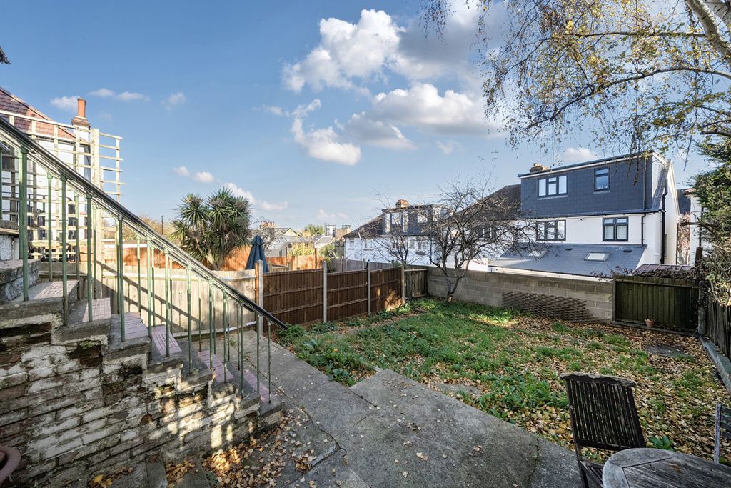 Property photo 2 of 18 1382646-15-691B08...