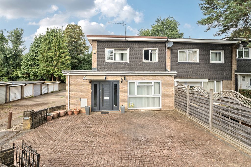 Property photo 1 of 20 1335668-21-689Da9...