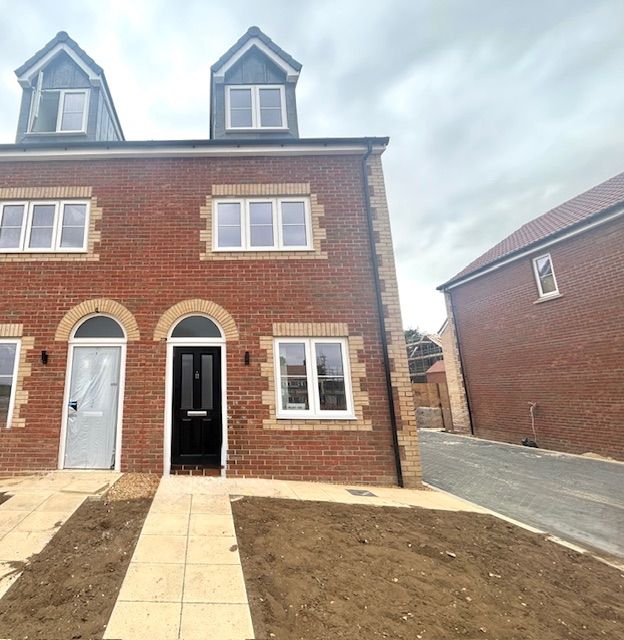 Property photo 1 of 11 Front