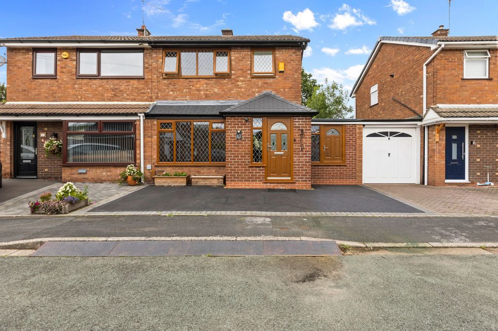 Property photo 1 of 40