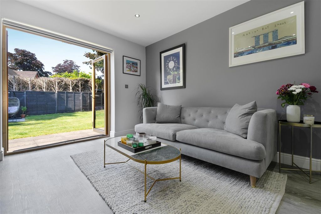 Property photo 3 of 14