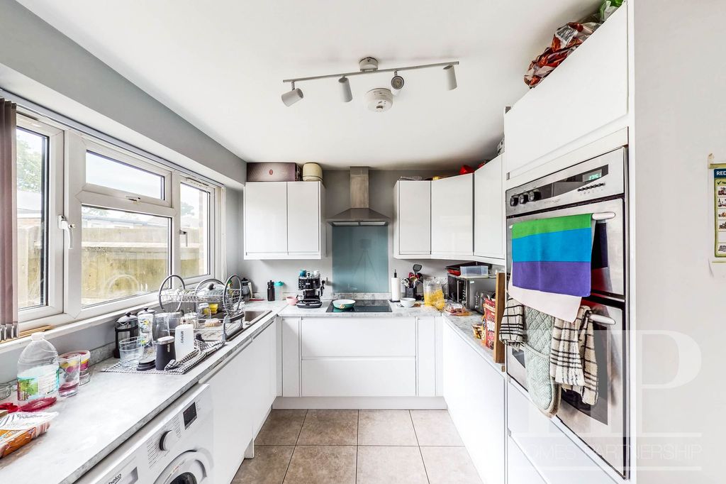 Property photo 3 of 4