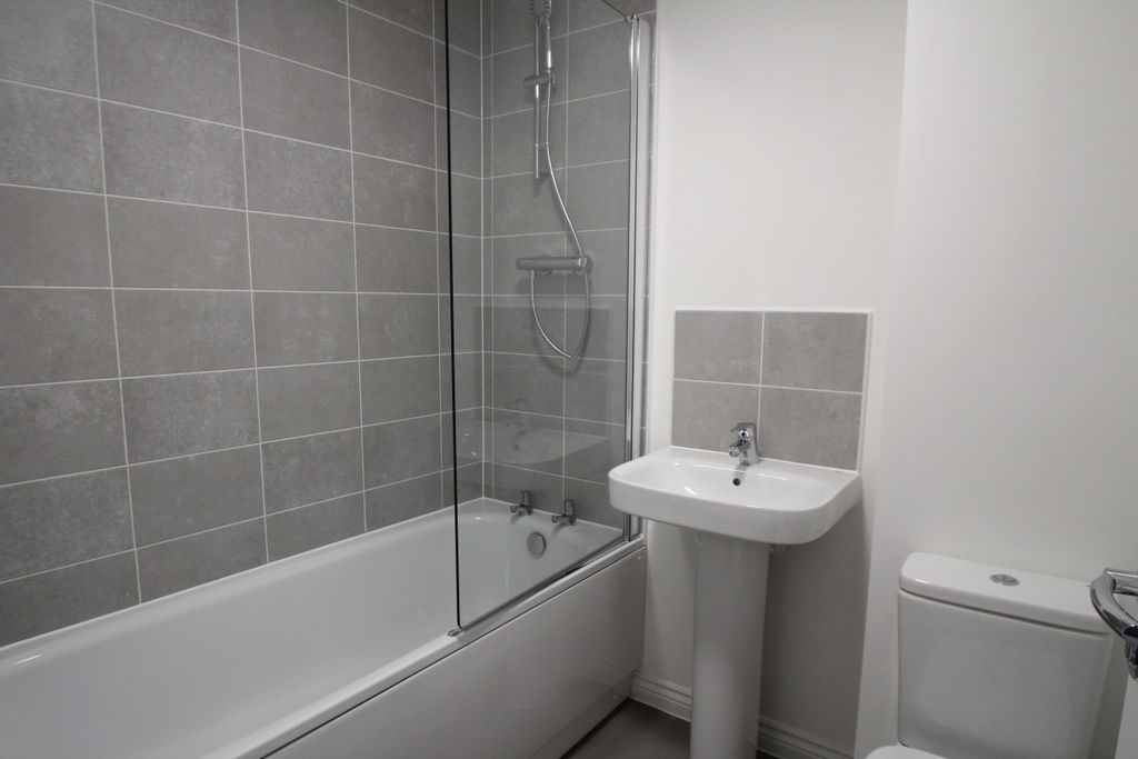 Property photo 1 of 1 Bathroom