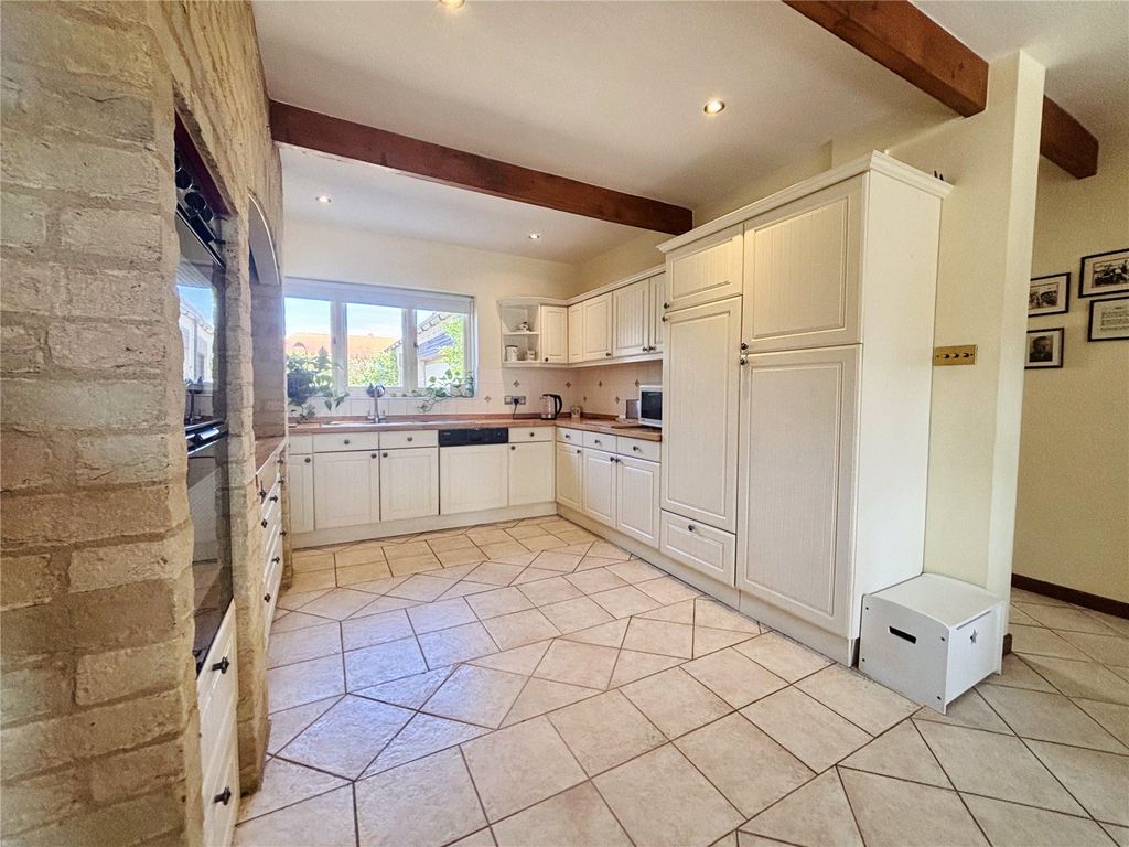 Property photo 2 of 30 Kitchen