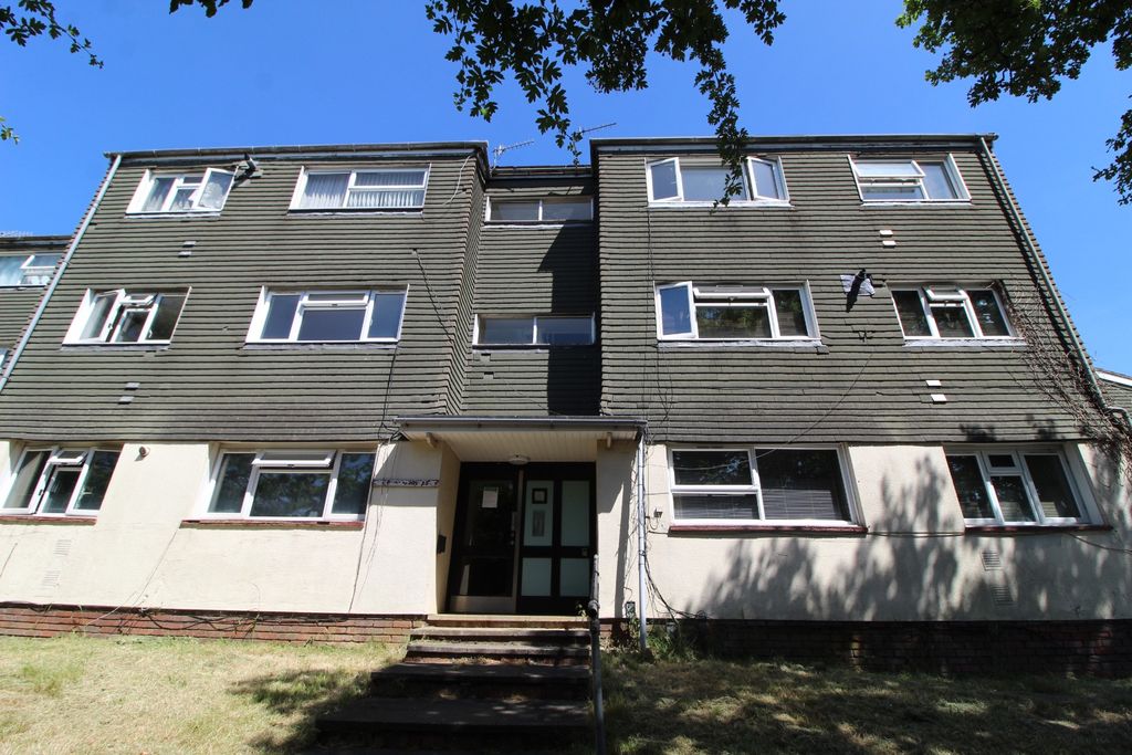 Property photo 1 of 7 988580