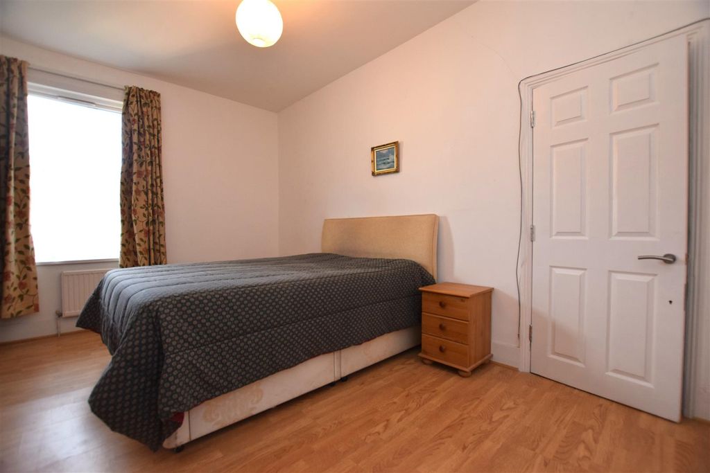 Property photo 2 of 14 Bedroom 2.Jpg