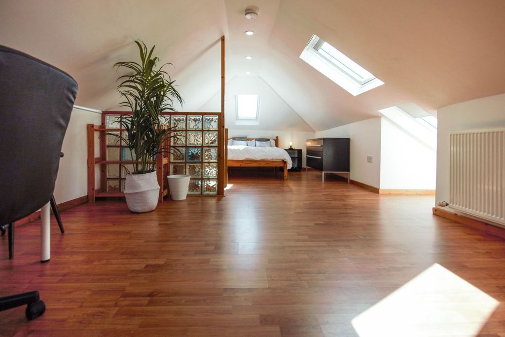 Property photo 2 of 13 Photo 22