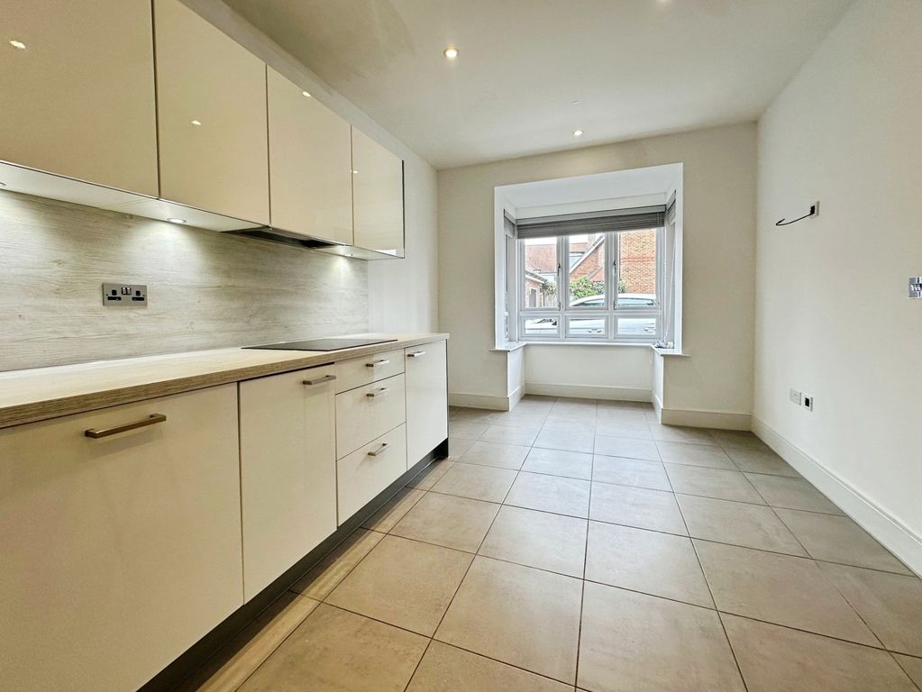 Property photo 3 of 11 Pbox-Img.Jpg