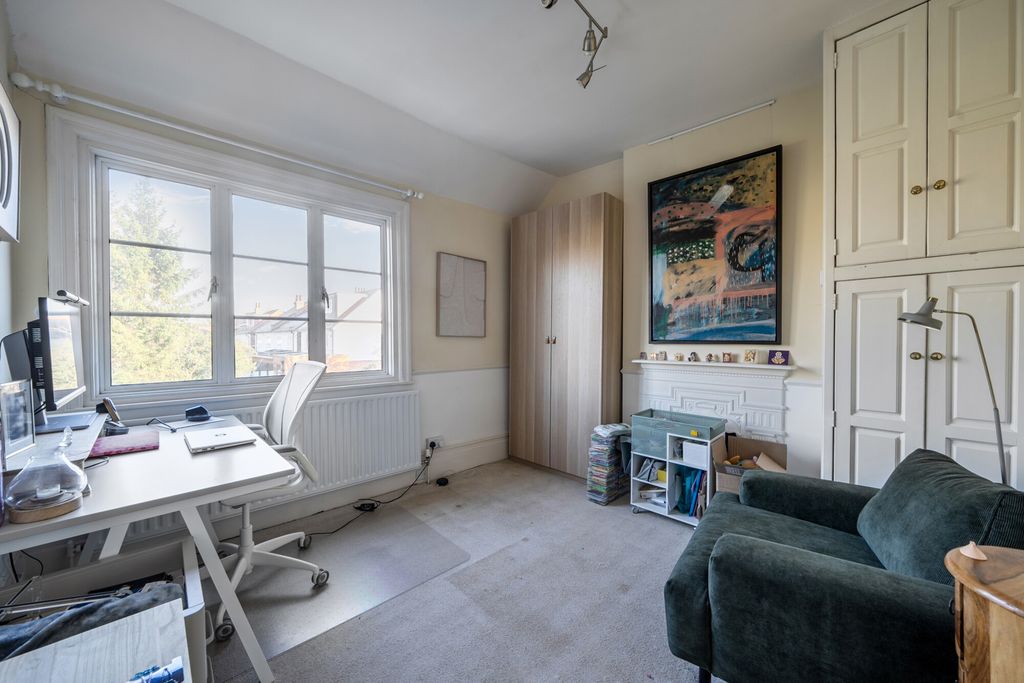 Property photo 3 of 25 1381793-15-692066...