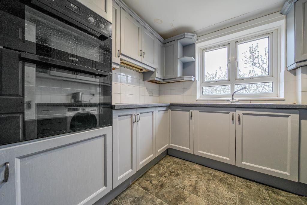 Property photo 3 of 13 Kitchen