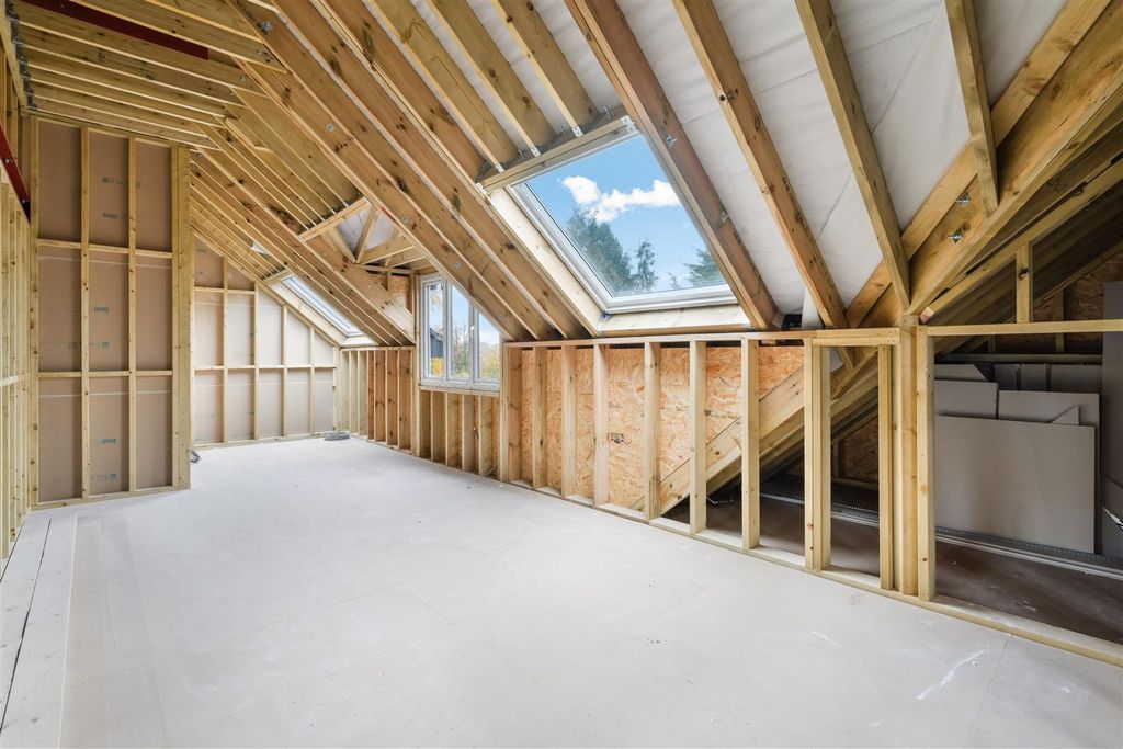 Additional image 26 of 6 bed property for saleHazelwood Lane, Chipstead, Coulsdon CR5