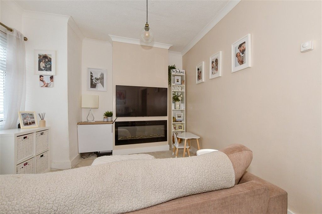 Property photo 3 of 12 Lounge