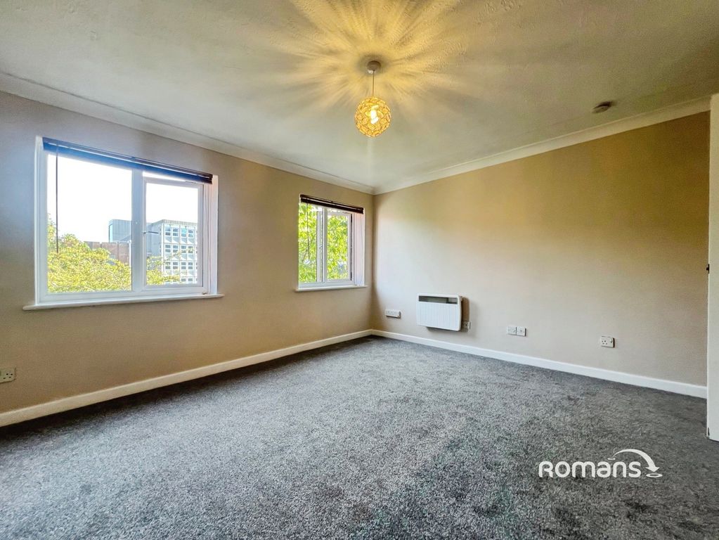 Property photo 3 of 8 Pbox-Img.Jpg