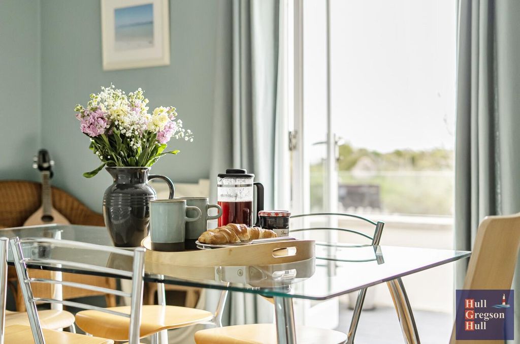 Property photo 3 of 23 91d32Cb6-d2Eb-4d03-B14A-B9871Bc28Bb2.Jpg