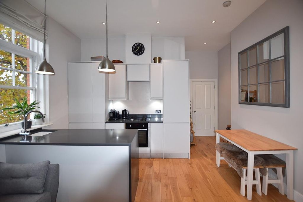 Property photo 3 of 12 Unadjustednonraw_Thumb_97E.Jpg