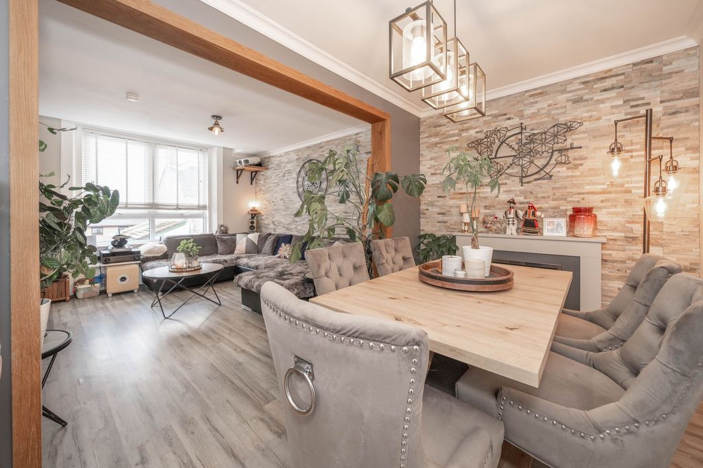 Property photo 3 of 24 Dining Area