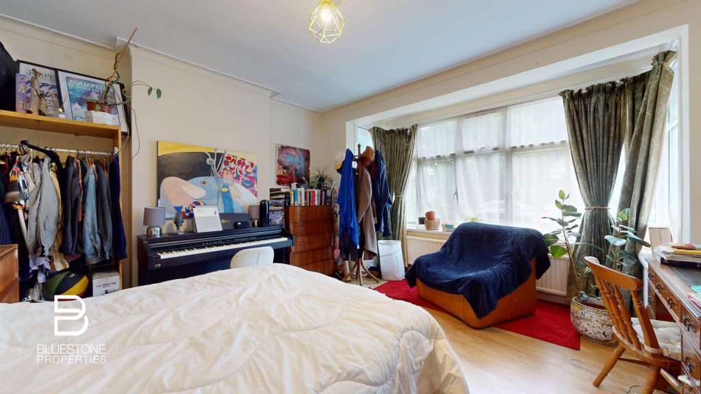 Property photo 3 of 36